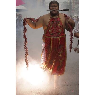 Horror-Szenen von Vegetarier-Fest auf Insel Phuket