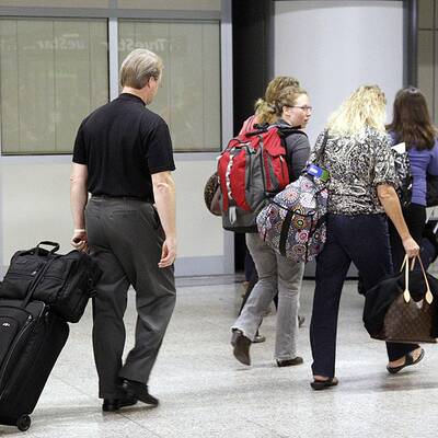 Familie Knox am Leonardo da Vinci-Flughafen in Rom