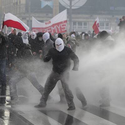 Schwere Krawalle in Warschau