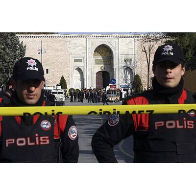 Angreifer nach Schusswechsel mit Polizei getötet