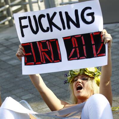Nackt-Protest vor der EM-Auslosung
