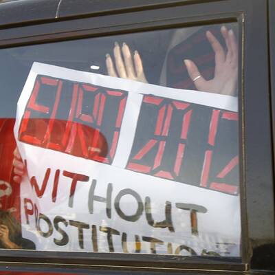 Nackt-Protest vor der EM-Auslosung