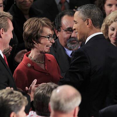 Mark Kelly macht First Lady Michelle Obama auf Schuss-Opfer Gabrielle Giffords aufmerksam