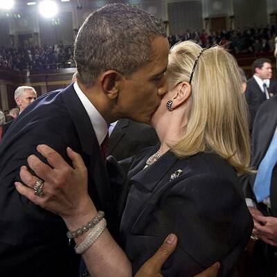 Mark Kelly macht First Lady Michelle Obama auf Schuss-Opfer Gabrielle Giffords aufmerksam