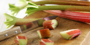 Darum sollten Sie jetzt Rhabarber essen