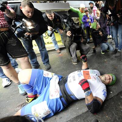 Stärkster Mann der Welt bricht zusammen