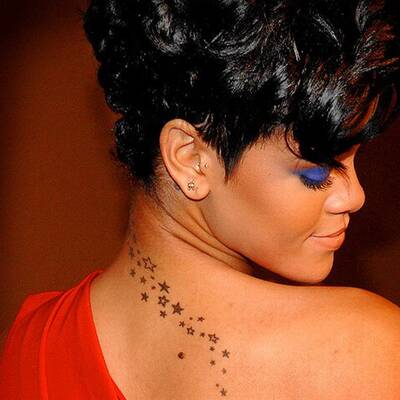 Stars zeigen ihre Tattoos