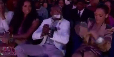 Rihanna klebt Box-Superstar Mund zu