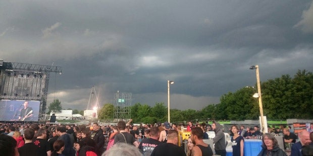 Rock in Vienna nach Unterbrechung fortgesetzt