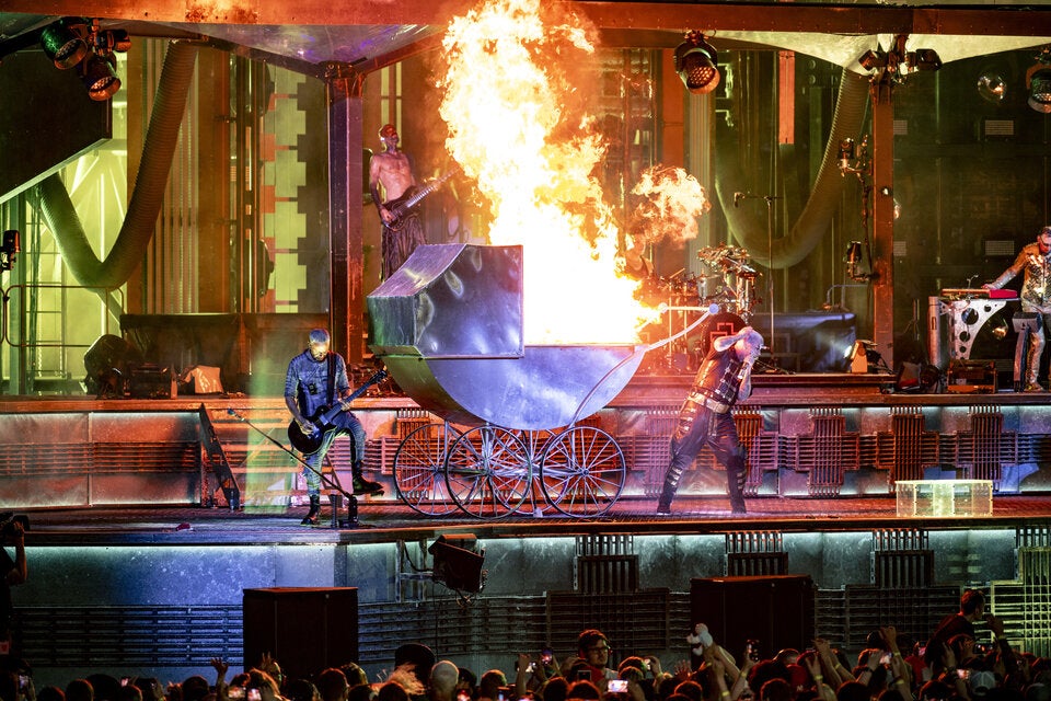 Rammstein zeigen ihr heißes Österreich-Tagebuch