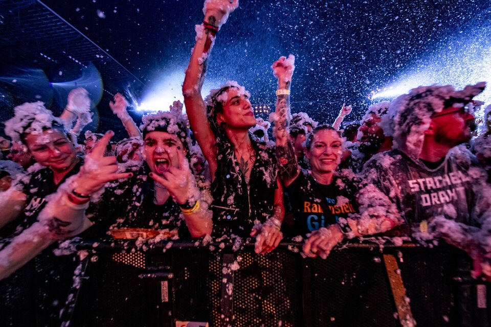 Rammstein zeigen ihr heißes Österreich-Tagebuch