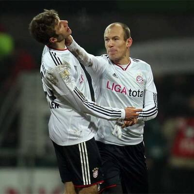 Robben schägt Müller