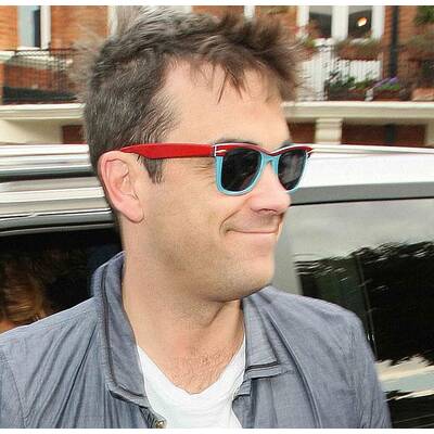 Bunte Sonnenbrillen der Stars