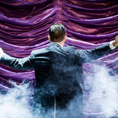 Robbie Williams swingt in der Stadthalle