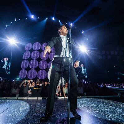 Robbie Williams swingt in der Stadthalle