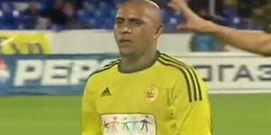 Roberto Carlos mit Banane beworfen