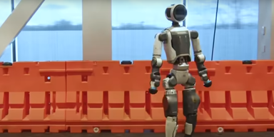 Auto-Riese setzt jetzt auf menschliche Roboter