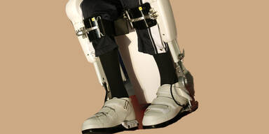 Mit Roboter-Anzug wieder gehen