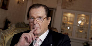 roger_moore_epa