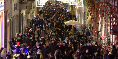 Massenandrang in Italiens Stadtzentren