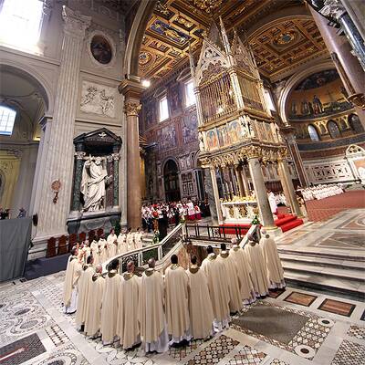 Papst Benedikt XVI: Rituelle Fußwaschung in Rom 