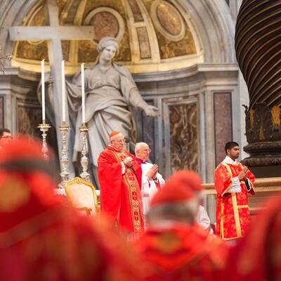 Kardinäle treffen zum Konklave zusammen