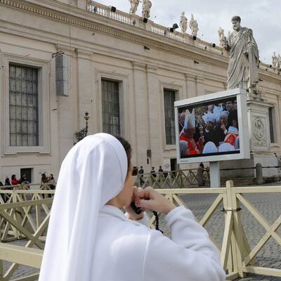Kardinäle treffen zum Konklave zusammen
