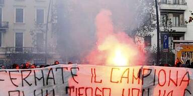 Vier Hooligans des Terrorismus beschuldigt