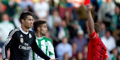 Ronaldo rastet aus und fliegt vom Platz