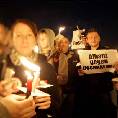 Lichtertanz gegen Rosenkranz