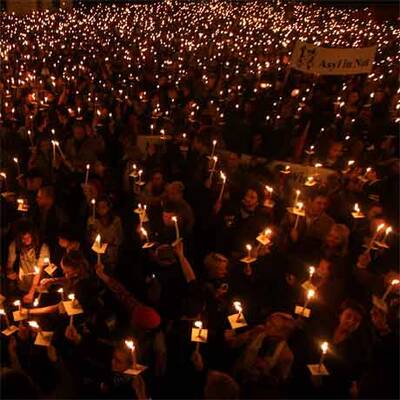 Lichtertanz gegen Rosenkranz