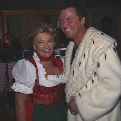 Schnitzelessen in Rosis Sonnbergstuben