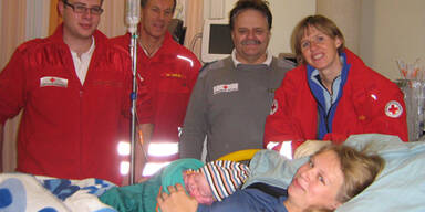 Baby Lena kam zu Hause auf die Welt