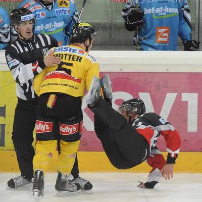 Rotter attackiert Referee