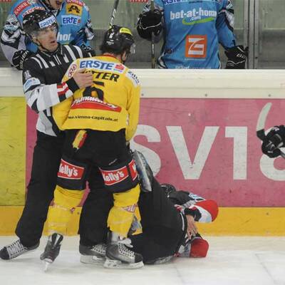 Rotter attackiert Referee