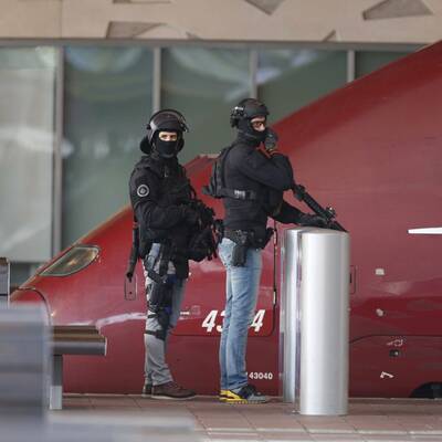 Rotterdam: Bewaffneter Mann im Zug