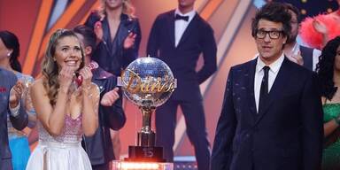 Swarovskis Auftritt spaltet das Netz