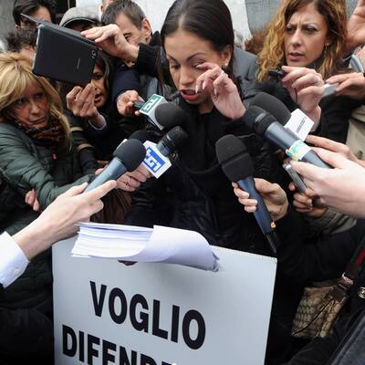 Ruby protestiert vor Sex-Prozess