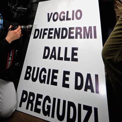 Ruby protestiert vor Sex-Prozess