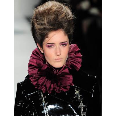 Herbsttrend roter Lidschaten