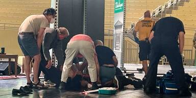 Autor Rushdie wird nach Attacke k&uuml;nstlich beatmet