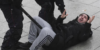 "Putin, hau ab!" W&uuml;tende Massenproteste in Russland