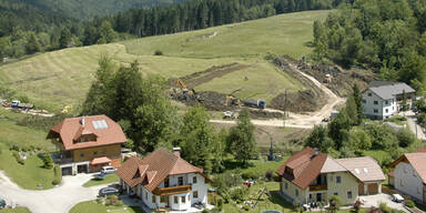 Riesen-Hangrutsch bedroht Siedlung 