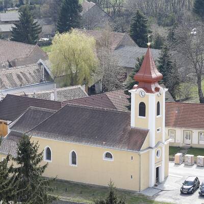 Jetzt wurde bekannt: Der Skandal-Pfarrer hatte eine Geliebte.