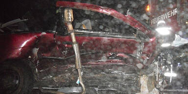 Horror-Crash auf der S6: Auto zerrissen 