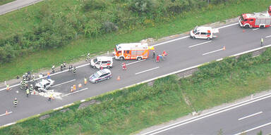 Pkw rast in Tankwagen - 1 Schwerverletzter 