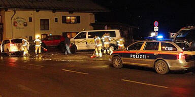 Alko-Lenker raste in Ortstafel und Hydranten