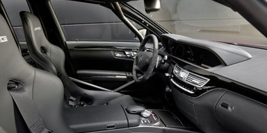 V8-Biturbo mit 571 PS für die S-Klasse