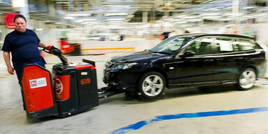 Arbeiter im Saab-Werk in Trollh&auml;ttan