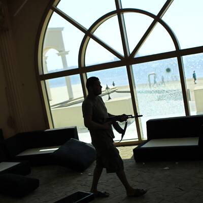 Haus mit Meerblick: Die Rebellen stürmen Häuser des Gaddafi-Clans